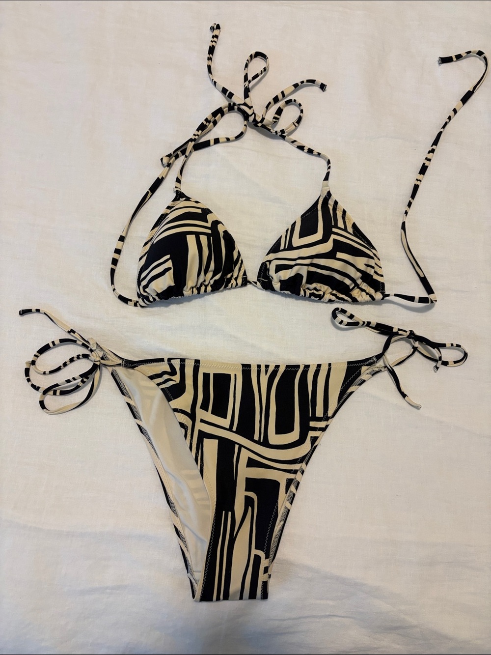 H&M Black and Cream Graphic String Bikini